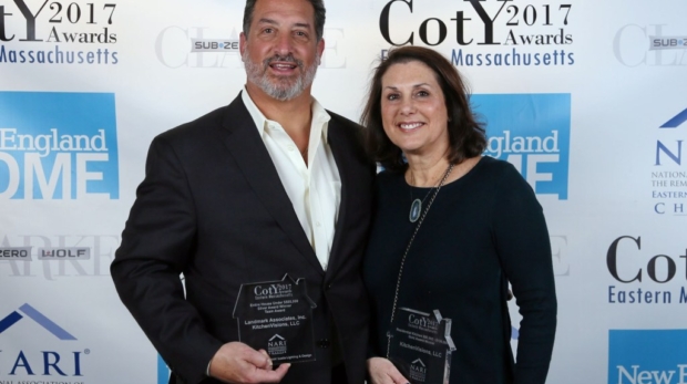 landmark associate coty award